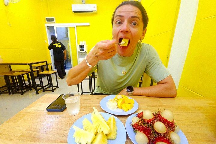 バンコクプライベートトゥクトゥク夜食アドベンチャー