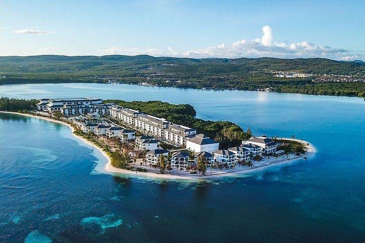 Montego Bay JamaicaLuchthaventransfer naar uitmuntendheid Oyster Falmouth