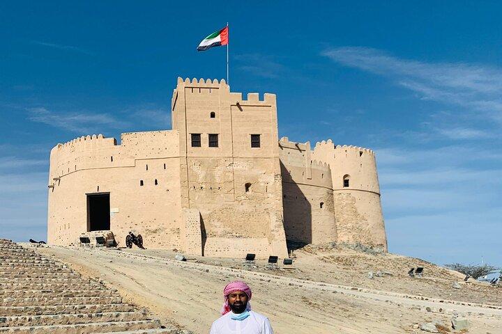 Fujairah City khorfakan Tour Fort Museum Dam Freitagsmarkt