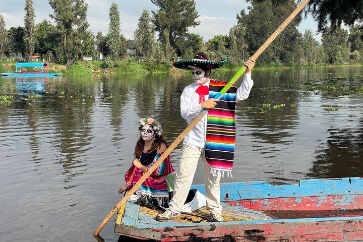 Mexico City All Inclusive boat tour Sunrise and Secrets Canals