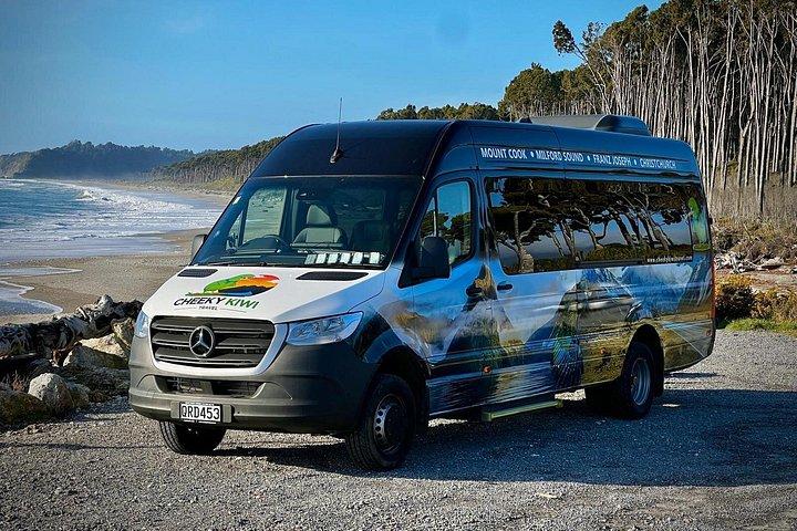 クライストチャーチからホキティカ経由フランツヨーゼフ片道小グループツアー