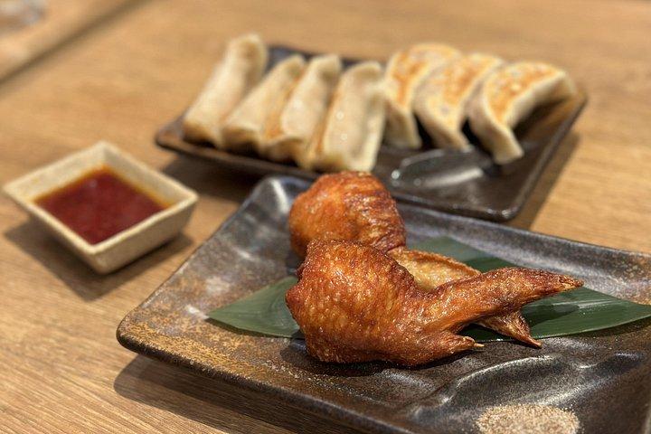 東京 : 料理15品と地元4店舗の新宿フードツアー