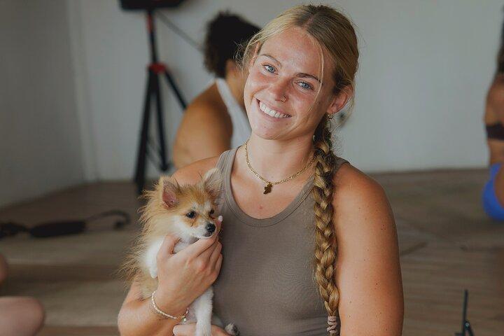 Puppy Yoga Bali, Uluwatu - No1 de atividades em Bali