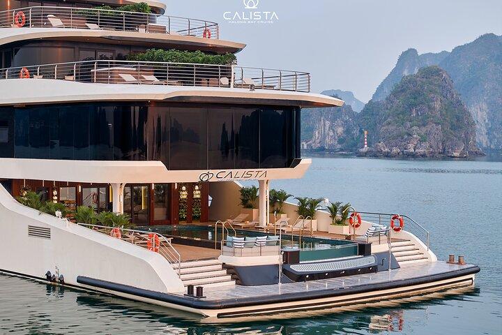 Hanoi : 2 - Dag Halong Bay luksusrejse på 6 - Stjerne Calista krydstogt
