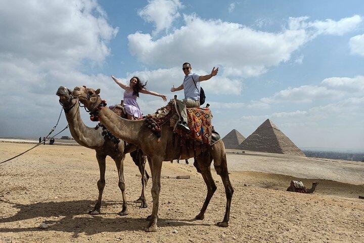 Tour privato Giza Pyramids Sphinx Camel Ride