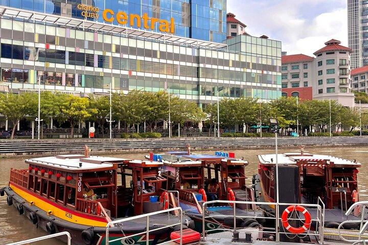 3 Pax Bundle Singapore River Cruise und atemberaubende Lichtshows
