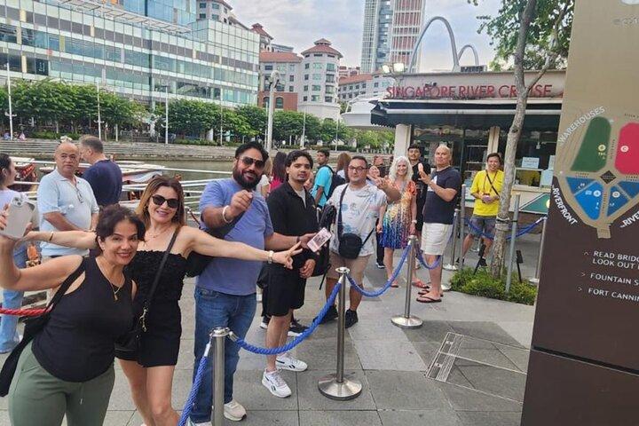 3 Pax Bundle Singapore River Cruise und atemberaubende Lichtshows
