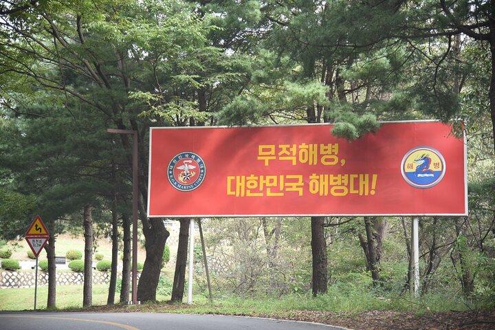 Privat tur til DMZ Outpost og UNESCO Royal Tombs