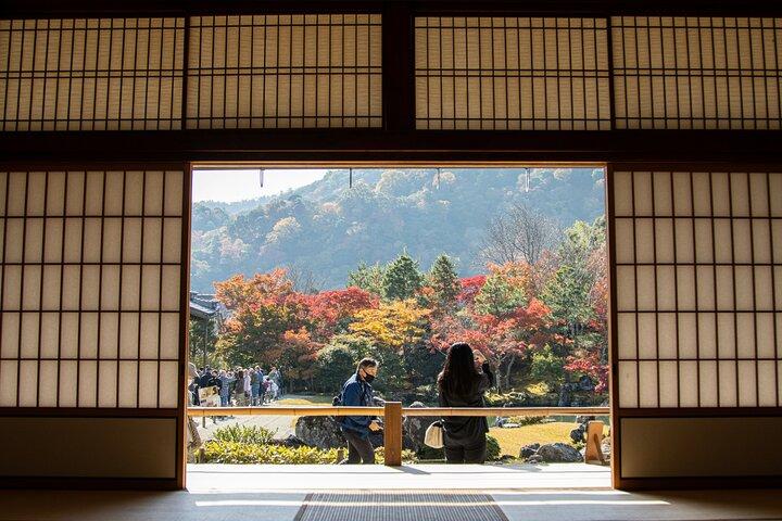 Kyoto: Arashiyama Early Access Bamboo & Temple Tour