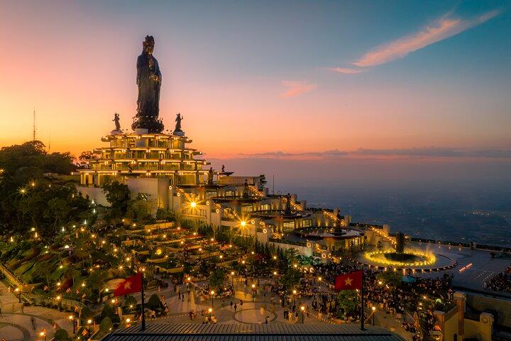 Hotell nära Mount Peak of Southern VN And Cao Dai Temple