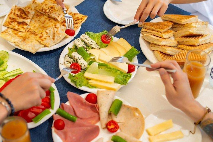プリンス諸島ツアークナルニャダとブユカダ（昼食付き）
