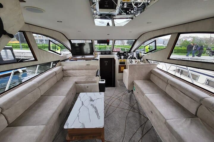 Luxury Private Yacht Tour on the Bosphorus in Istanbul
