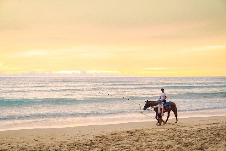 Phuket Sunset Horse Riding em Kamala Beach