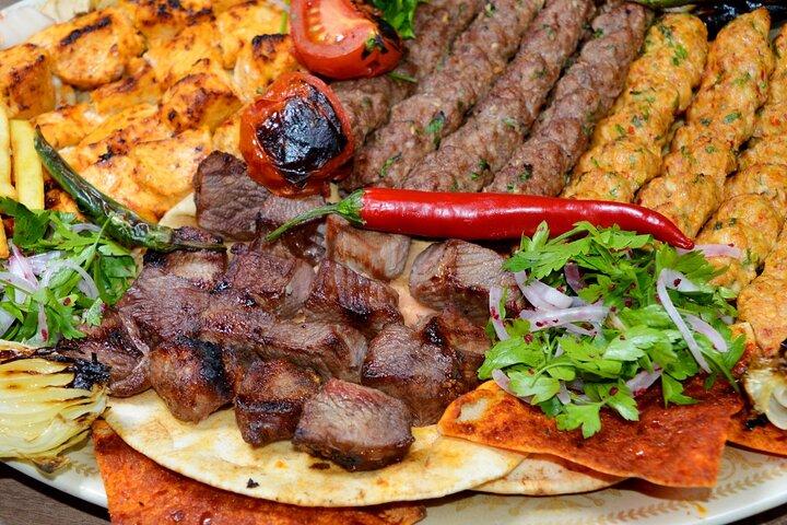 イスタンブールストリートフードツアー：2大陸のプライベートテイスト