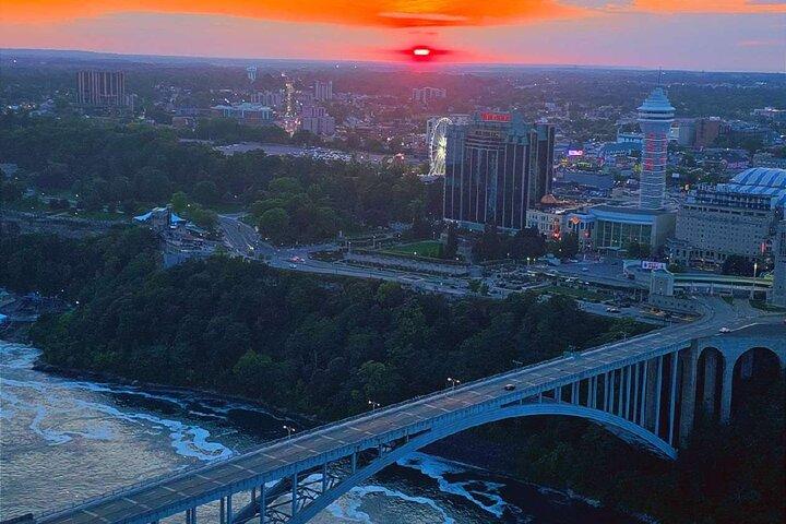 ナイアガラの滝バルーンライド空からの眺めとお土産写真