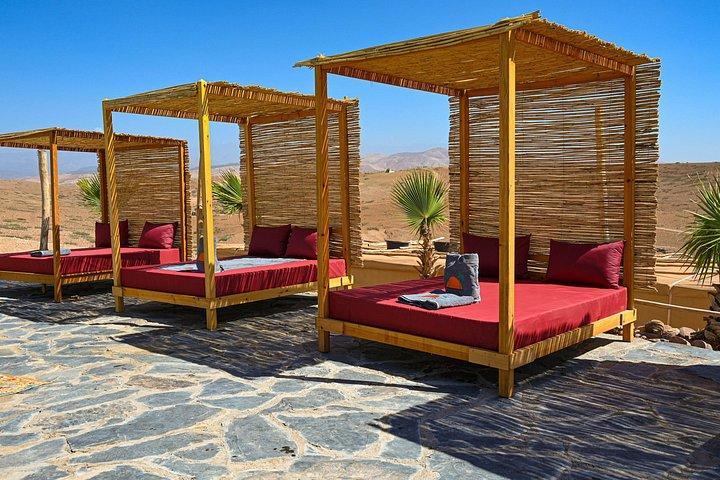 Agafay Desert Pool Day & Dîner marocain avec Live Show