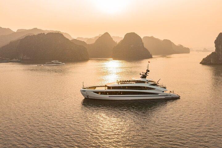 Hanoi : 5 - Star Taliya Cruise Day Trip para Ha Long & Lan Ha Bay