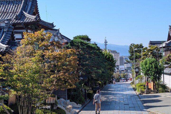 長野善光寺まち歩きとおやき試食