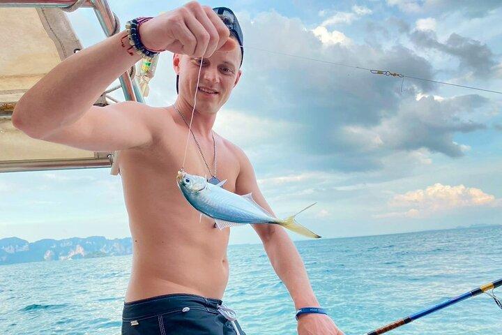Crociera al tramonto di Krabi con cena a base di pesce al barbecue