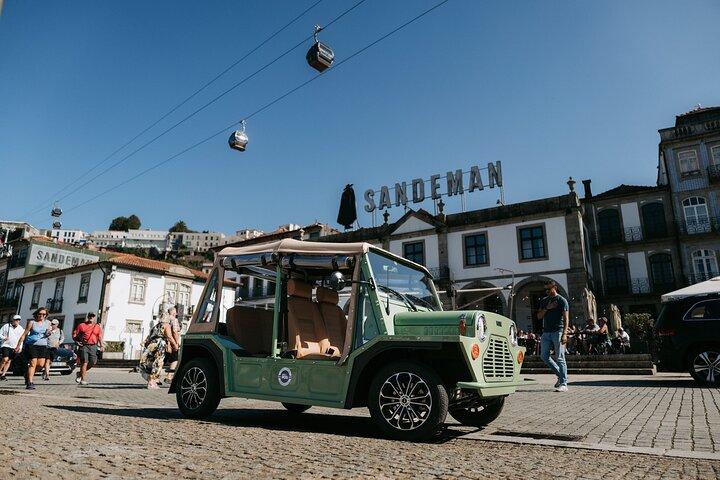 Porto&Gaia: Privétour door het historische centrum in een klassieke auto