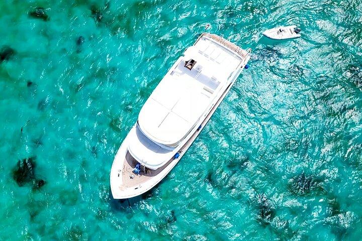 Luxury Cruise to Orange Bay and Hula Hula island Trip