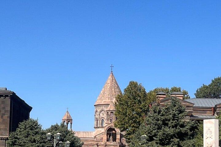 アルメニアのユネスコの宝石 : Echmiadzin, Hripsime & Zvartnots