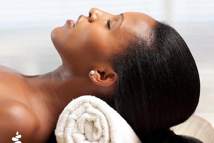 60 Minuti di Relax con Oli Caldi e Asciugamani Caldi Massaggio