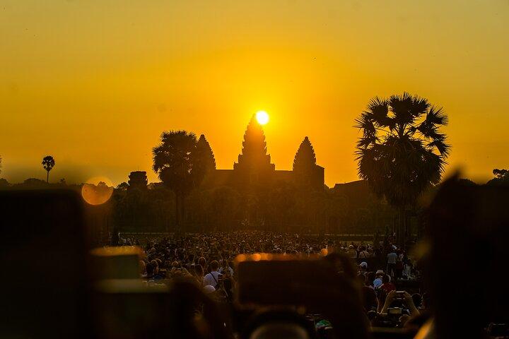 Angkor Wat Sunrise Tour