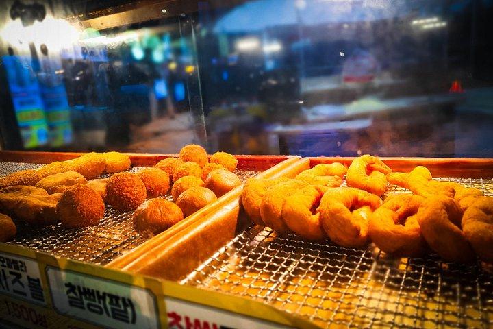 Seoul Drinking Games, BBQ & Pub Crawl in Gangnam