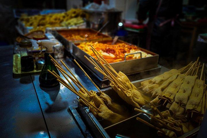 Seoul Drinking Games, BBQ & Pub Crawl in Gangnam