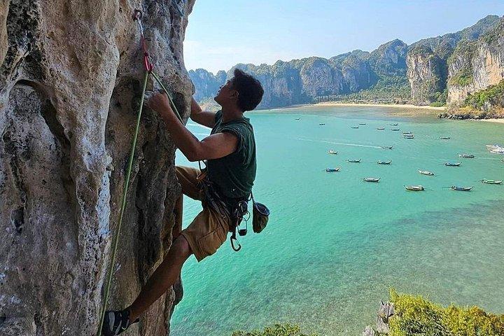 ライレー・クラビ半日ロッククライミングとビッグバット洞窟