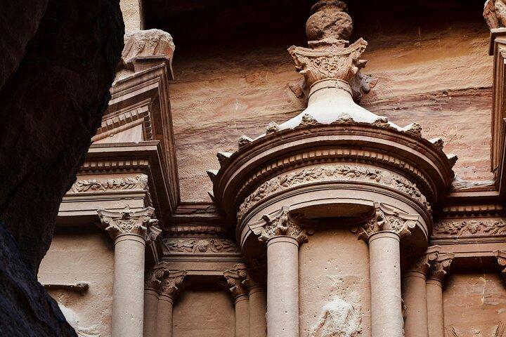 Excursão de um dia guiada privada a Petra de Amã ou Queen Alia Airport