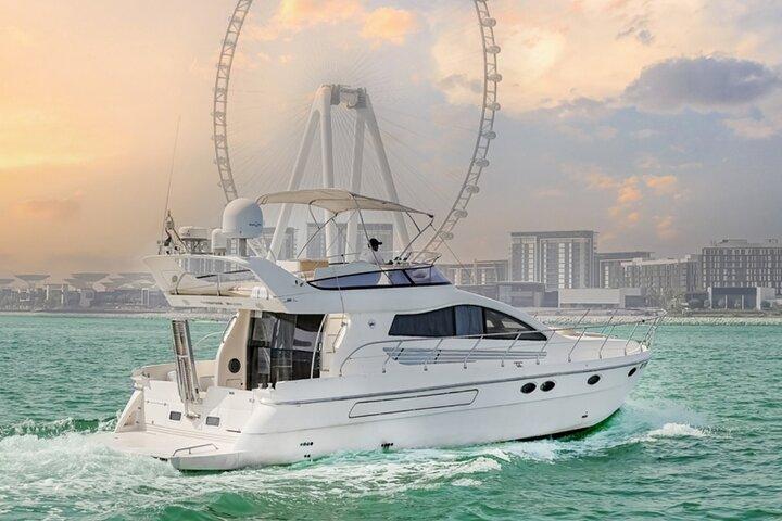 48ft Luxury Yacht Charter Dubai Marina, Atlantis e Burj Al Arab
