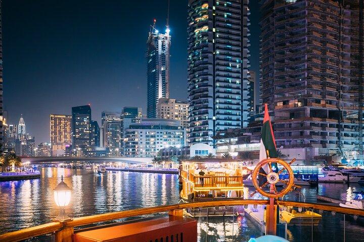Dubai Marina Dhow Dinner Cruise Biglietti