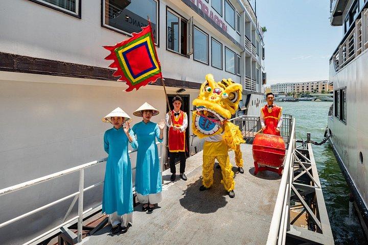ハノイ発アマンダ豪華クルーズ3D2Nハロン＆ランハ湾ツアー