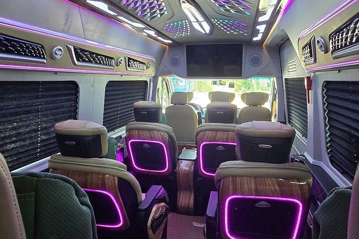 ダナン豪華Dカーリムジン送迎とプライベートVIP旅行