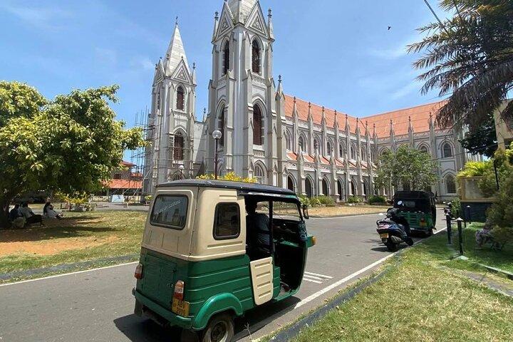 Visit Negombo by Scooty - All Inclusive