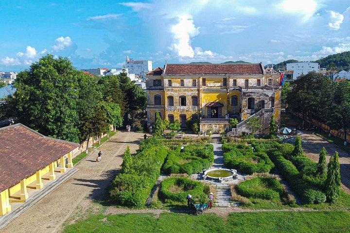 Hue Imperial Citadel Walking Tour – Small Group & Expert Guide