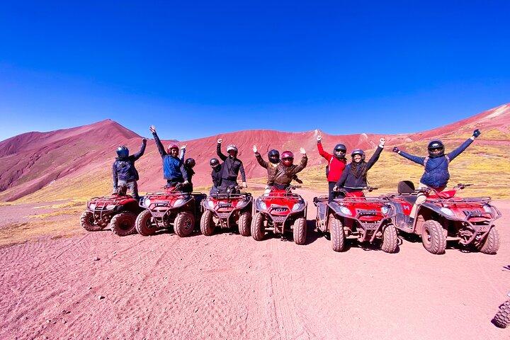Privat ATV-tur på Rainbow Mountain og Red Valley