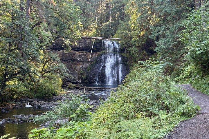 Resenärer som tittade på Seven Falls Hiking Tour tittade också på