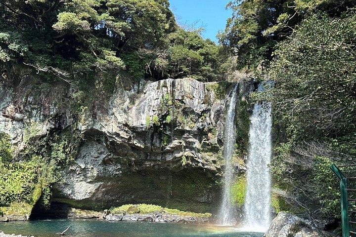 ヨット、滝、ハッラ山など済州南部小グループツアー