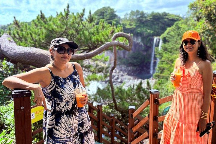 ヨット、滝、ハッラ山など済州南部小グループツアー