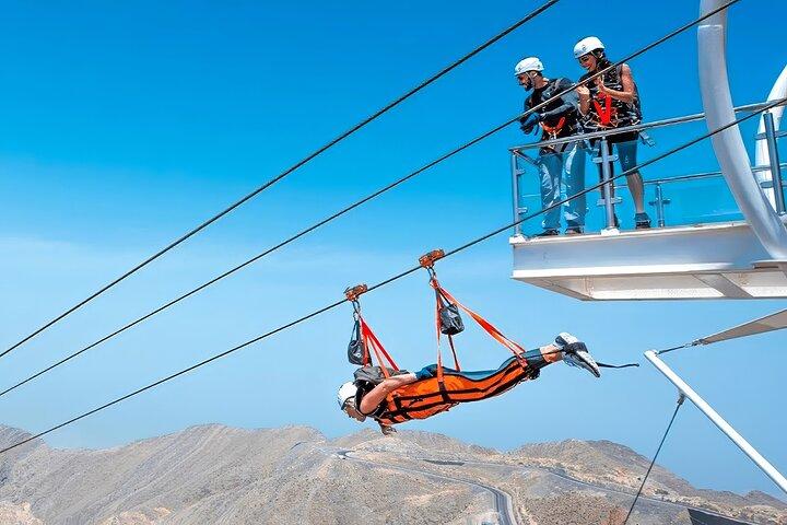 Dubaï Jebel Jais tyrolienne La plus longue expérience de tyrolienne au monde
