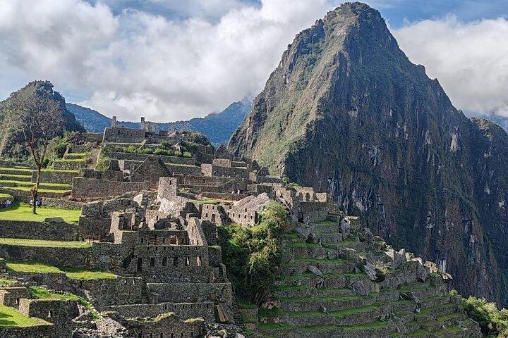 Machu Picchu Übernachtungstour mit Andenweben