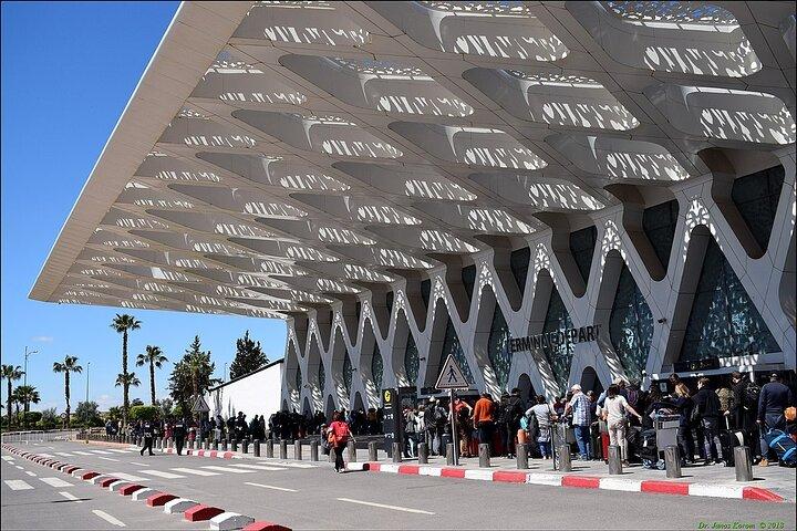 Traslado privado de ida al aeropuerto desde / hacia el hotel en Marrakech