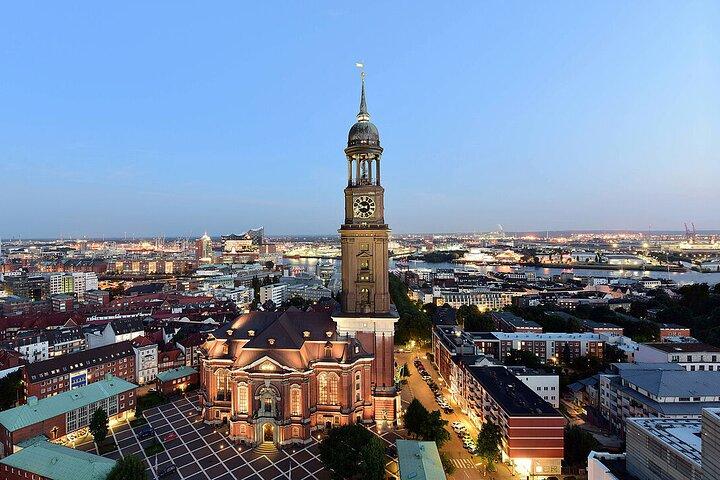 Hamburg Highlights : Ein Spaziergang durch Geschichte, Krieg & Wunder