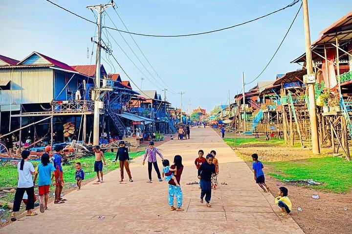 Tour privado pueblo de Kampong Pluk y crucero en barco por Tonle Sap