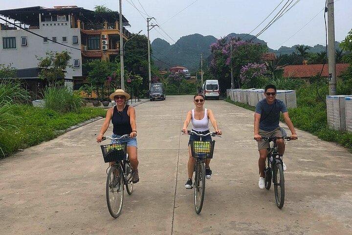 Hanoi : Excursion d'une journée à Hoa Lu, Tam Coc et Mua Caves