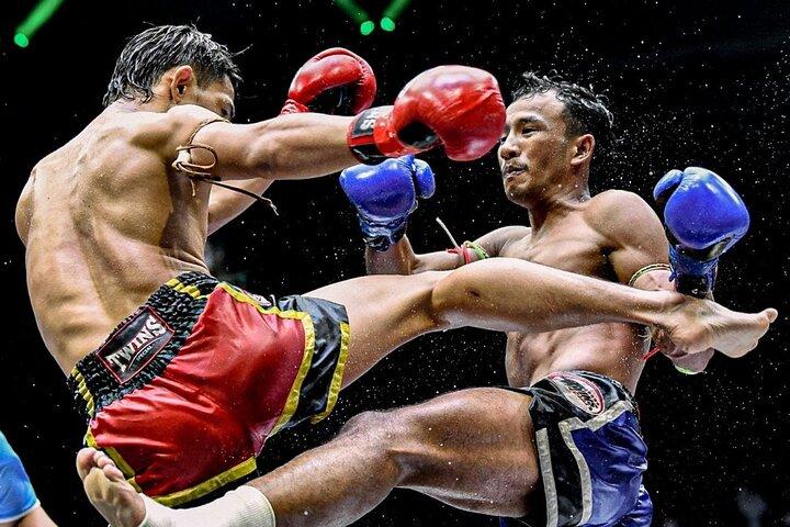 Bilhetes para o jogo de boxe Muay Thai no Estádio Rajadamnern em Banguecoque