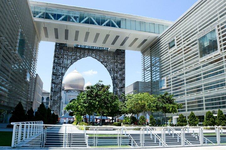 Excursion privée d'une demi-journée à Putrajaya avec croisière sur le lac